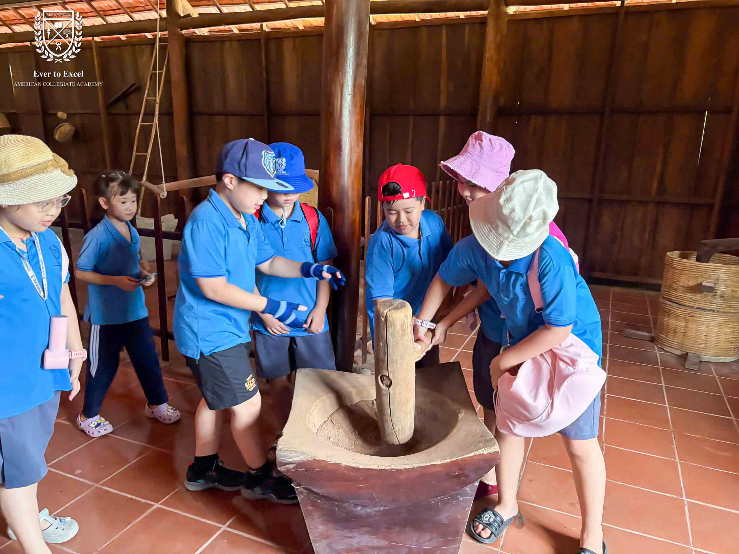 Hình ảnh các bạn học sinh ACA trải nghiệm Mỹ Khánh